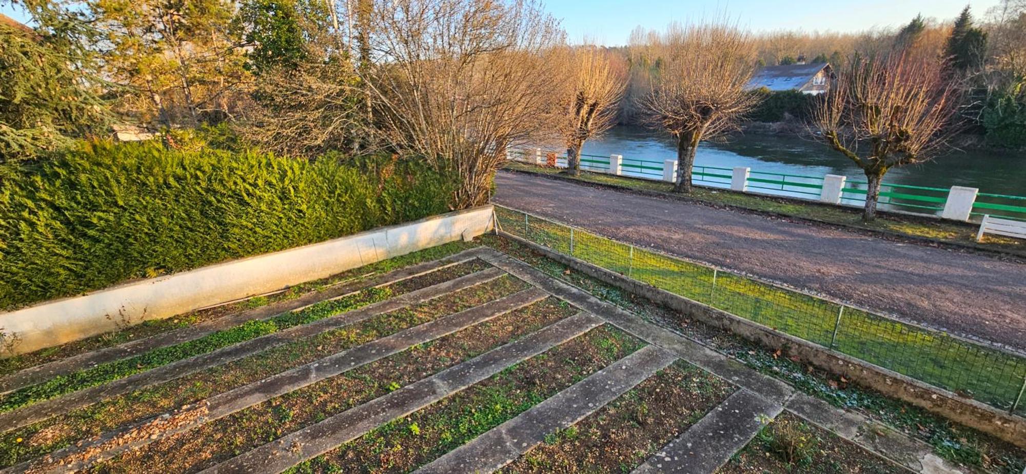 Pavillon Avec Jardin Clos Au Bord De L'Yonne Coulanges-sur-Yonne Eksteriør billede